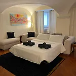 San Lorenzo Rollis Apartment *