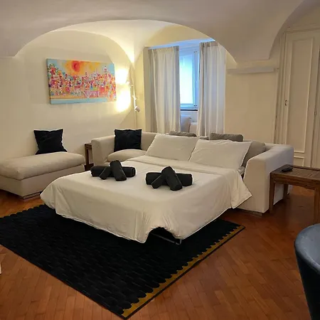 San Lorenzo Rollis Genua