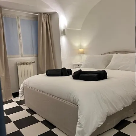 San Lorenzo Rollis Apartment *